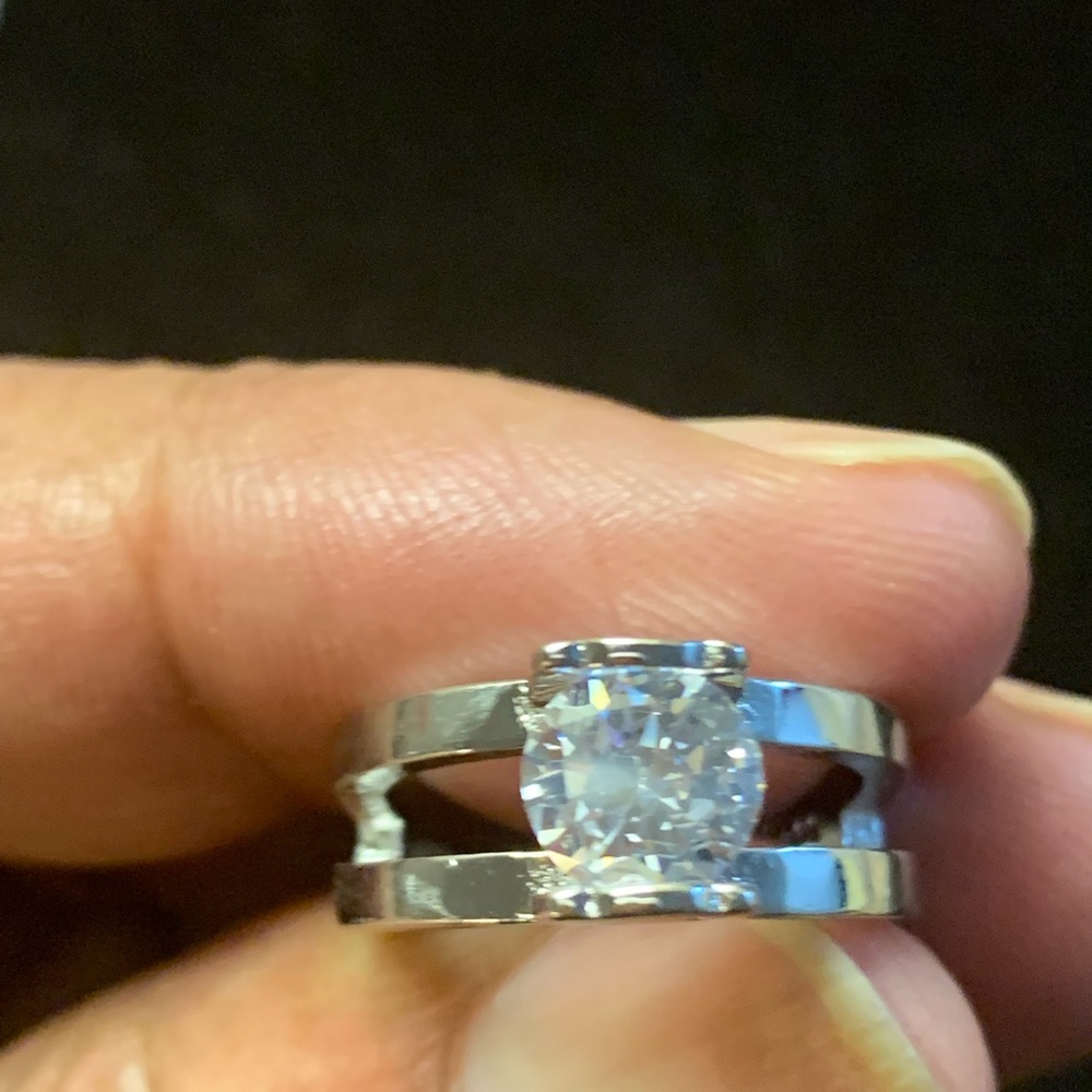 Engagement Ring - Picture 4 of 4